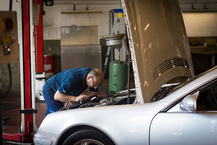 Cómo limpiar el motor del coche de forma correcta?