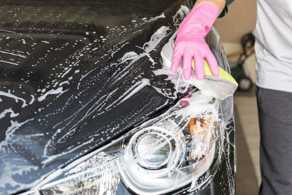 Consejos para quitar la resina de la carrocería del coche